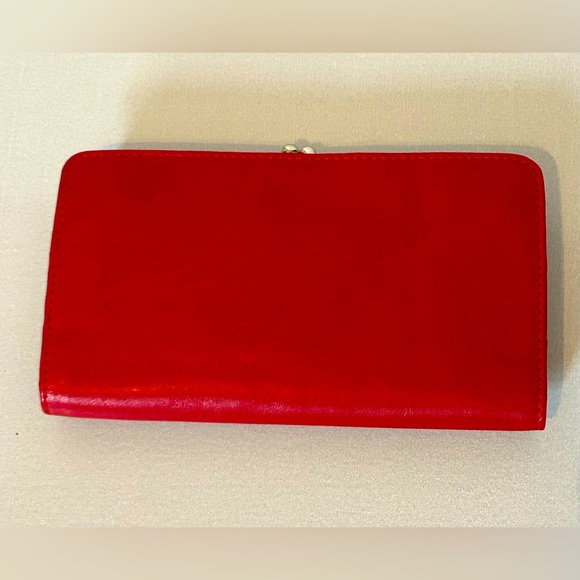 HOBO THE ORIGINAL 'Diane’ Leather Kiss Lock Bifold Clutch Wallet - Picture 2 of 10